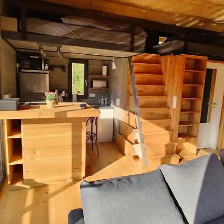 Casa de Férias Tinyhousebeidresden Mit Fasssauna Ueber Dem Wasser Schwebendes Winziges Haeuschen Naehe Dresden Saechsische Schweiz *