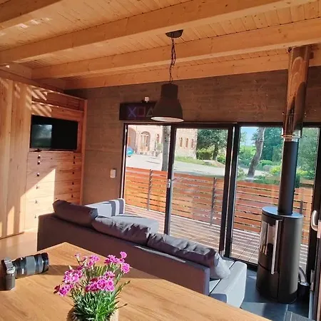 Tinyhousebeidresden Mit Fasssauna Ueber Dem Wasser Schwebendes Winziges Haeuschen Naehe Dresden Saechsische Schweiz Casa de Férias *