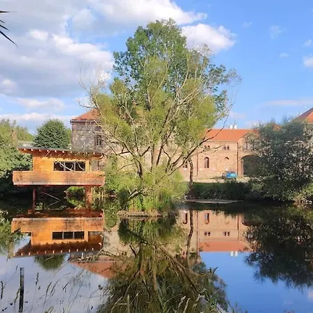 Casa de Férias Tinyhousebeidresden Mit Fasssauna Ueber Dem Wasser Schwebendes Winziges Haeuschen Naehe Dresden Saechsische Schweiz Lauterbach (Rugen)
