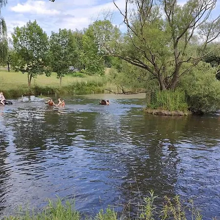 Tinyhousebeidresden Mit Fasssauna Ueber Dem Wasser Schwebendes Winziges Haeuschen Naehe Dresden Saechsische Schweiz Casa de Férias *